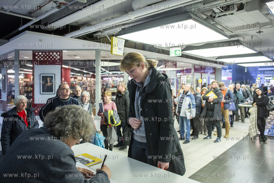 Centrum Handlowe Manhattan. Promocja albumu Fot. Kosycarz...