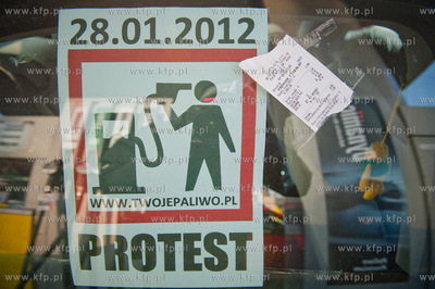 Gdansk. Protest kierowcow przeciwko rosnacym cenom...