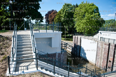 Oddany do uzytku most zwodzony nad Sluza Poludniowa...
