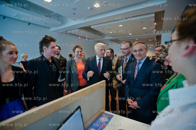 Gdynia. Uroczyste otwarcie nowych obiektow
Pomorskiego...