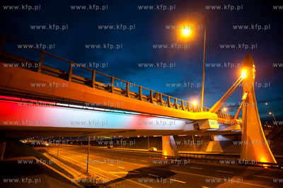 Gdansk. Wiadukt znajdujacy sie w ciagu al. Armii Krajowej,...