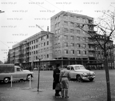 Budowa domow na skrzyzowaniu ul. Swietojanskiej i Starowiejskiej....