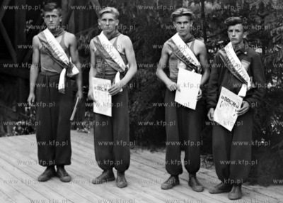 Ceremonia wręczenia dyplomów uczestnikom I Letnich...