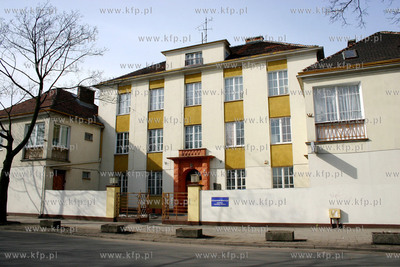 Budynek mieszkalny (dawniej Biuro Budowy Portu) przy...