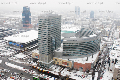 Zlote tarasy - kompleks wielofunkcyjny (biznesowo-handlowo-rozrywkowy)...