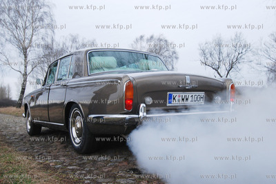Rolls Royce z 1968 roku odrestaurowany w warsztacie...