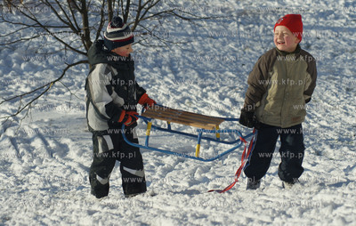 Gdansk-Suchanino. Zimowe szalenstwo na sankach.
Nz....