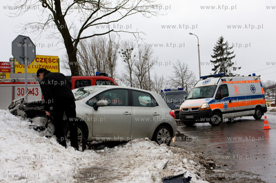 Kolizja drogowa na ul. Kartuskiej w wyniku ktorej dwie...