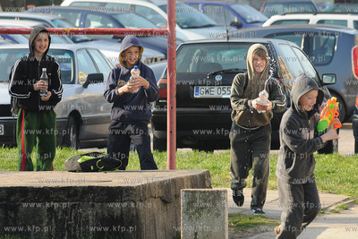 Rumia. Dzieci oblewajace sie woda w lany poniedzialek.
13.04.2009
fot....