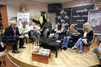Galeria Baltycka. Spotkanie w EMPIK-u,  z aktorami...