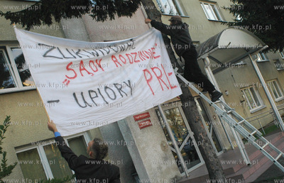 Elblag. Sad Rejowony. Ojcowie i przedstawiciele kilkunastu...