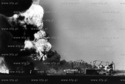 We wsi Krzywoploty kolo Karlina doszlo do erupcji ropy,...