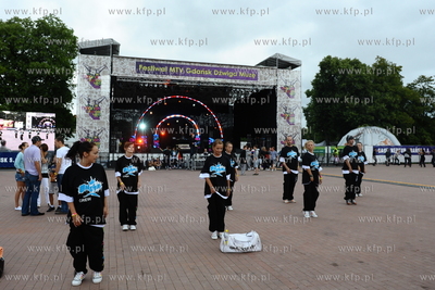 Gdansk. Plac Zebran Ludowych. Festiwal MTV Gdansk Dzwiga...