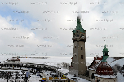 Sopot. Silne mrozy spowodowaly zamarzniecie zatoki...