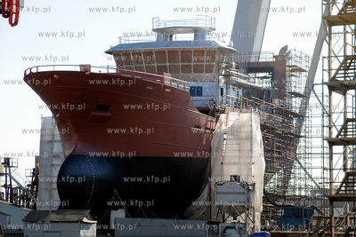 Stocznia Gdynia S.A. NA terenie zakladu dziala obecnie...