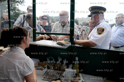 Gdynia. Skwer Kosciuszki. Wymiana zwyklych dwuzlotowek...