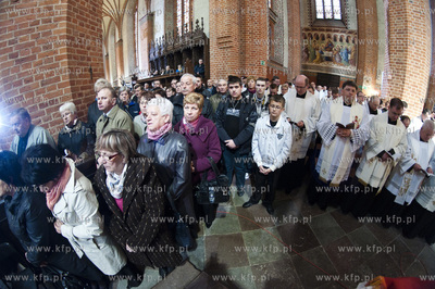 W Bazylice katedralnej w Pelplinie świecenia biskupie...
