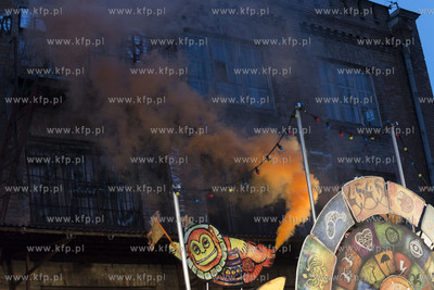 Gdańsk. Festiwal teatrów Ulicznych FETA. Mr Pejo's...