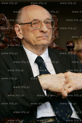 Wladyslaw Baroszewski otrzymal honorowe obywatelstwo...