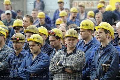 Protest stoczniowcow ze Stoczni Gdynia w związku z...