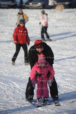 Zimowe szalenstwo w Wiezycy. Nauka jazdy na nartach...