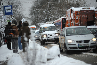Wiosna . Gdansk zasypany sniegiem, sparalizowany ruch...