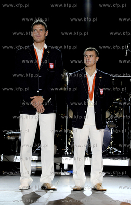 Gdansk. Hala AWFiS. Wladze Gdanska i uczelni uhonorowaly...