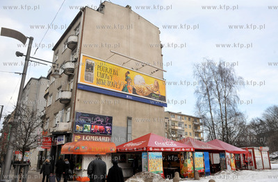 Gdynia. Bary gastronomiczne na placyku na ul. Swietojanskiej...