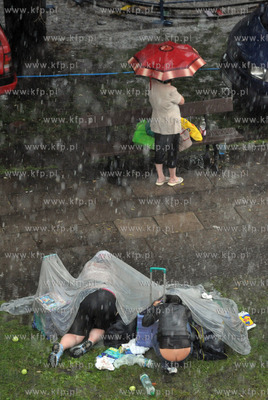 Gdansk. Podwale Staromiejskie. Gwaltowna burza zmusila...