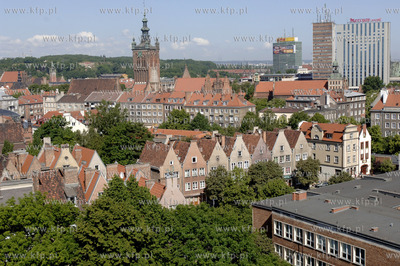 Gdansk.Widok z wiezy kosciola sw. Jana w kierunku kosciola...