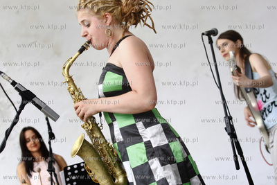 Gdynia. Plac Grunwaldzki.  Nail Quartet w ramach Ladies...