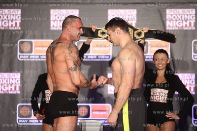 Sopot. Ergo Arena. Wazenie zawodnikow przed gala boksu...