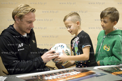 Zwiedzanie Stadionu Energa Gdańsk z piłkarzem Lechii...