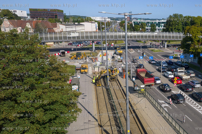 Wrzeszcz. Trwa remont przejazdów przez torowisko tramwajowe...