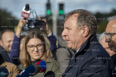 Konferencja zorganizowana przez Jacka Kurskiego oraz...