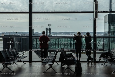 Gdańsk, Port Lotniczy im. Lecha Wałęsy. Z powodu...