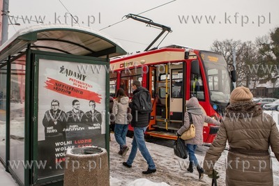 Gdańsk Strzyża. Na wiatach przystanków tramwajowych...
