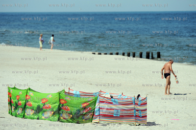 Dziwnow, plaza. Plazowicze  02.06.2009 fot. Wojciech...