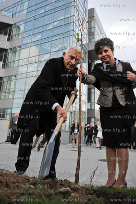 Gdansk. Uroczystosci zakonczenia III etapu rozbudowy...