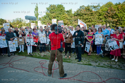 Gdansk. Transmitowany na zywo program interwencyjny...