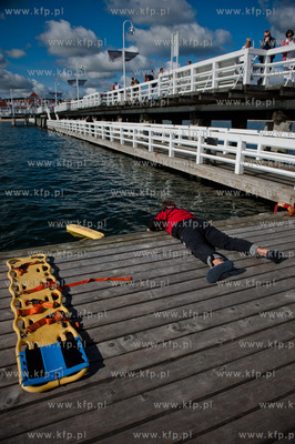 Sopot - molo. Wspolne cwiczenia jednostki ratowniczo...