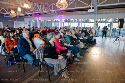 Zatoka Kobiet czyli Dzien Kobiet w Zatoce Sztuki w...