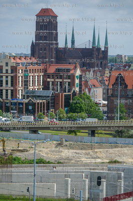 Gdansk. Budowa kompleksu uslugowo - handlowego Forum...