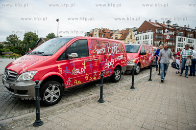 Gdansk. Szafarnia. Lato z SLD. Przedstawiciele Sojuszu...