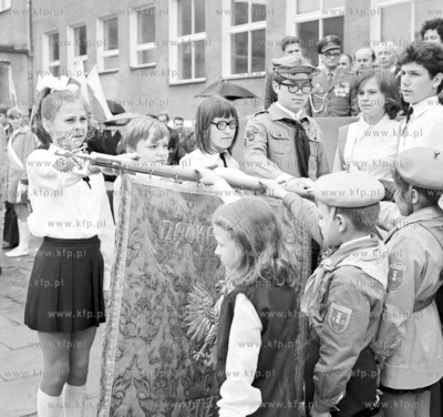 Uroczystosc z okazji odsloniecia pamiatkowej tablicy...