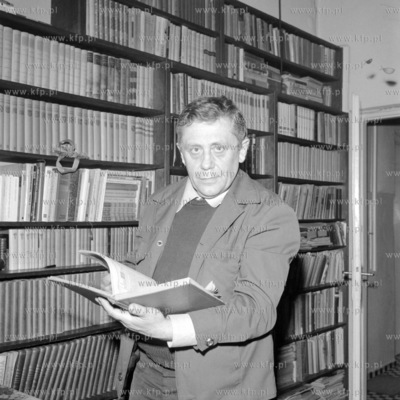 Roman Sznajder, absolwent PWSSP w Sopocie, artysta...