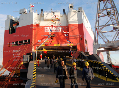 TAIPAN - RO-RO samochodowiec wybudowany w Stoczni Gdynia...