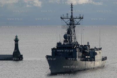 Fregata rakietowa typu Oliver Hazard Perry ORP Gen....