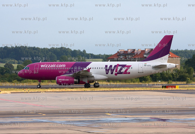 Gdansk, Rebiechowo Nz. Airbus A320-232, Wizz Air
27.06.2008
Sebastian...
