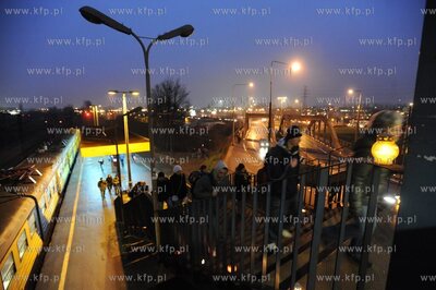 Przystanek Gdynia Stocznia. Obchody 38 rocznicy wydarzen...